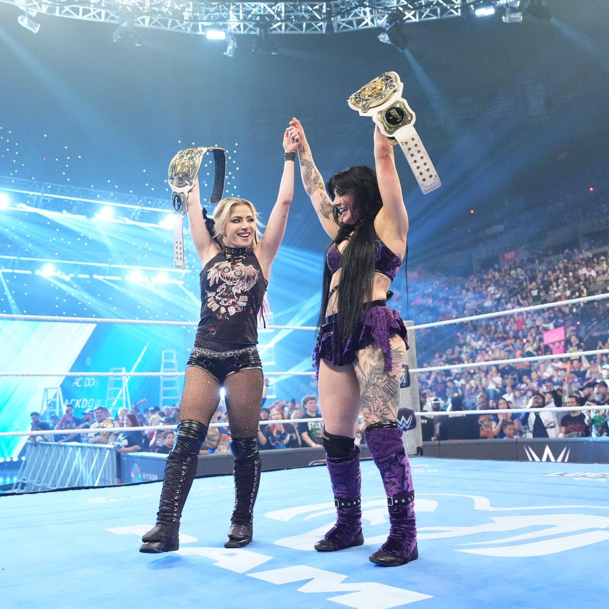 USANetwork's tweet photo. Alexa Bliss and Tatum Paxley got the job done! #WWE #SmackDown https://t.co/VVAsktQTyV