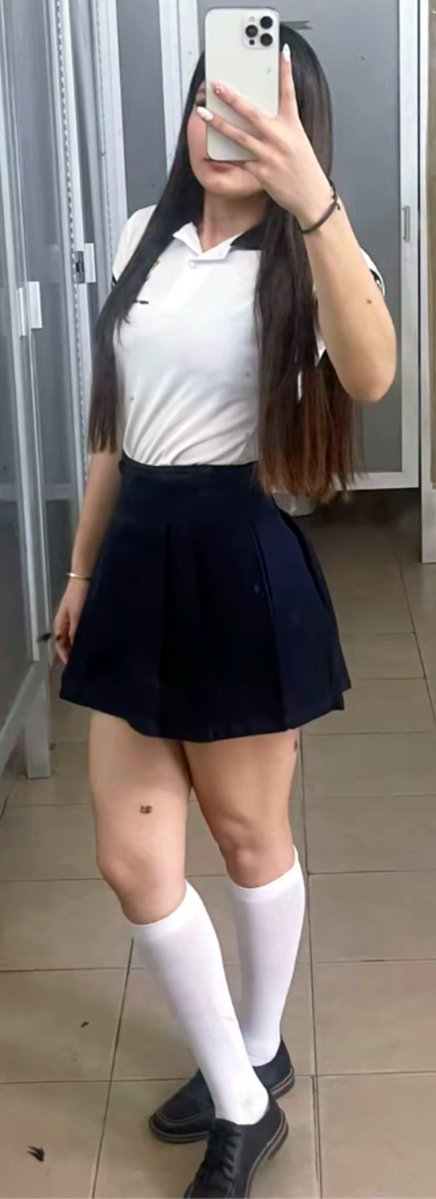 Youngfav069's tweet photo. Hermosa y perfecta #colegiala https://t.co/kC5Kv8yrlX
