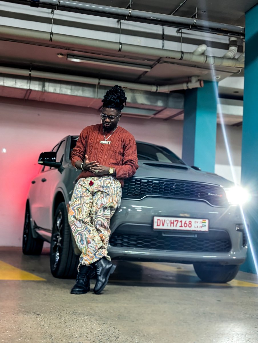 Remyadan's tweet photo. Parfois, il faut s'effacer pour mieux frapper⚡️⚡️⚡️!
Soyez prêts ma team💪🏾⌛️®️…
.
#Remyadan https://t.co/zLQre1Sezw