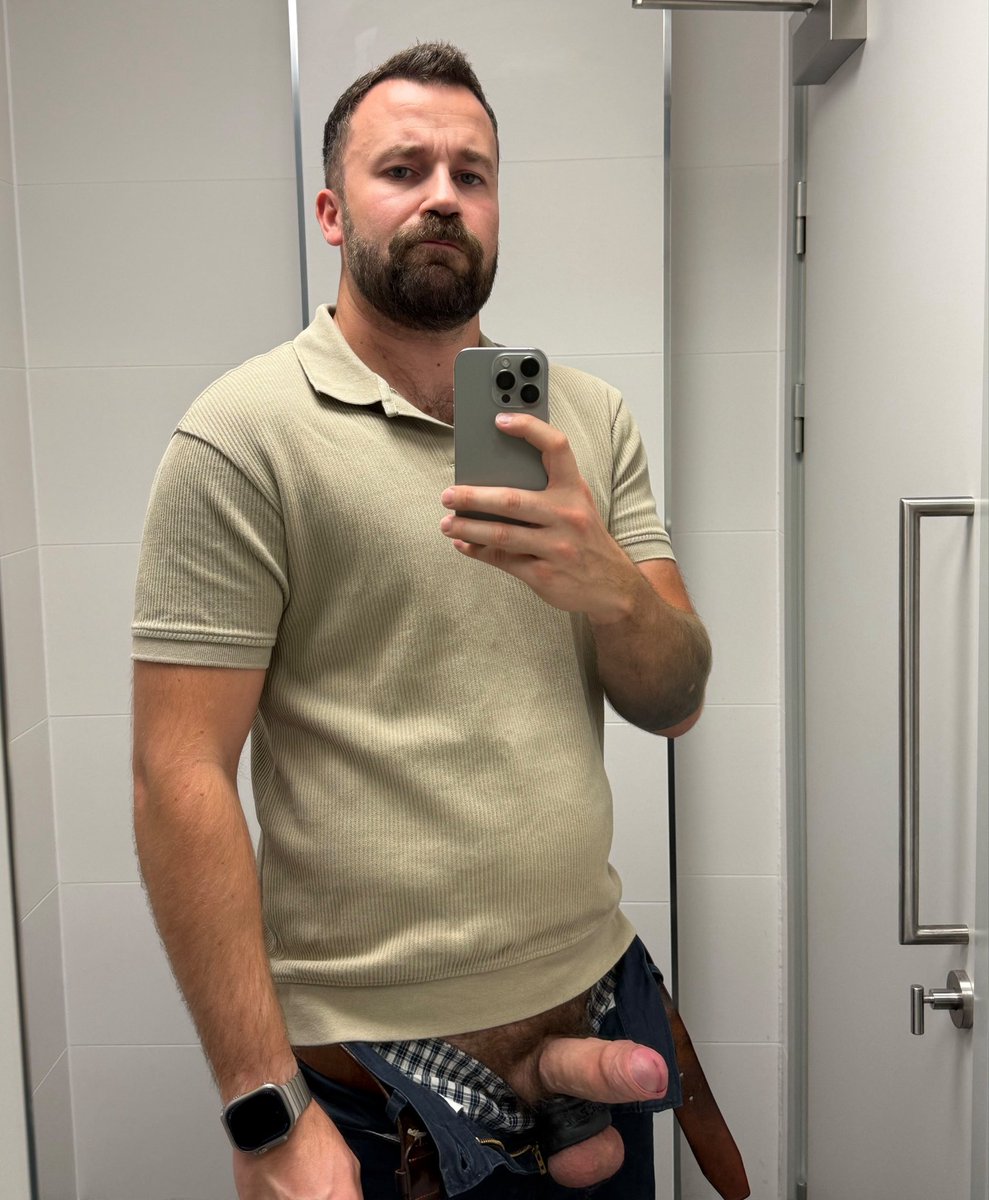 HairyManScent's tweet photo. Yes. It’s thick. Tastes great too. 🍌

#uncut #daddy https://t.co/Cb0or5NvQj