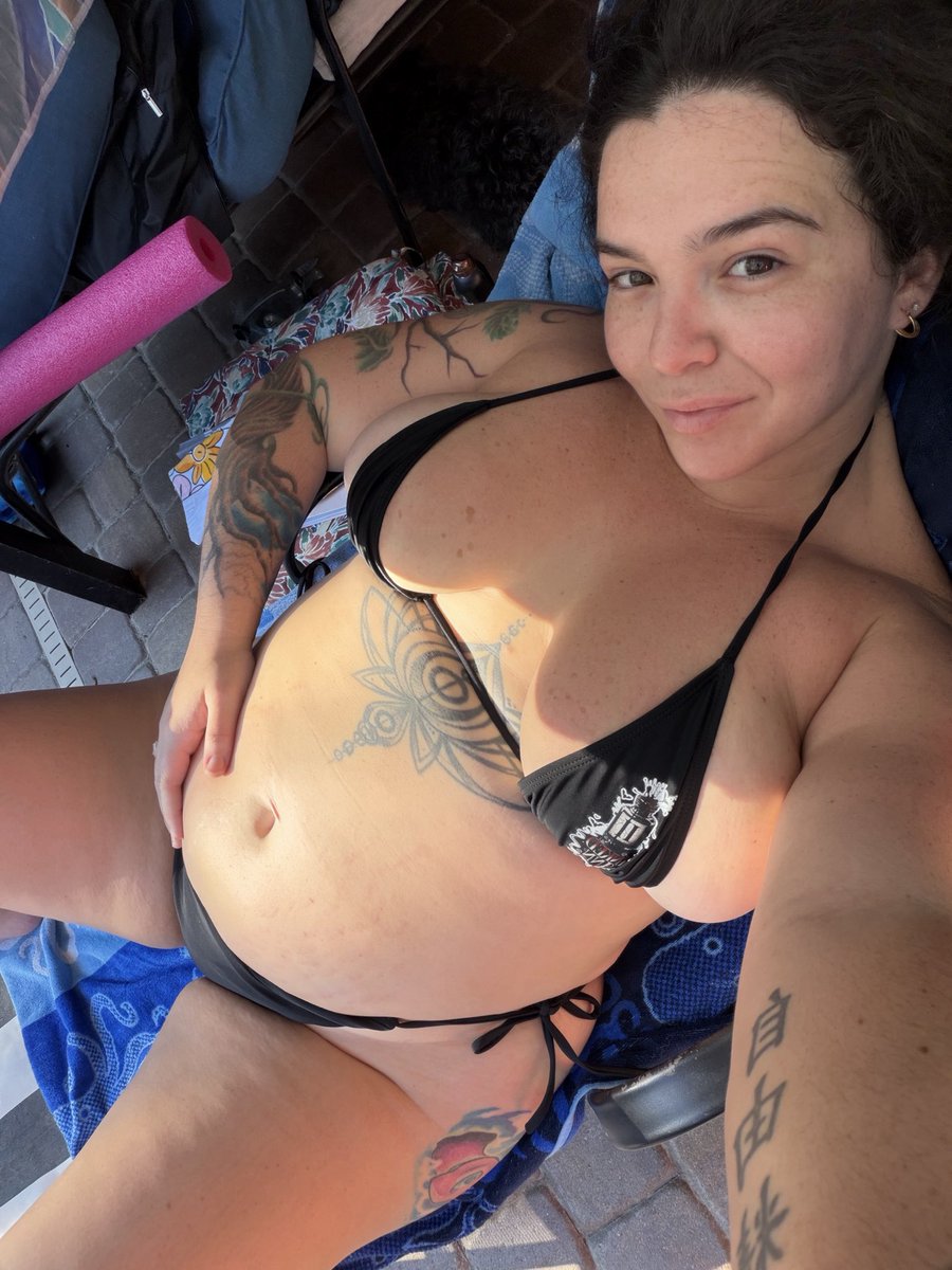 smileynessOF's tweet photo. Fed and filled 🤫😩😏😈 @InkedInnXXX https://t.co/Lw6jYT99px