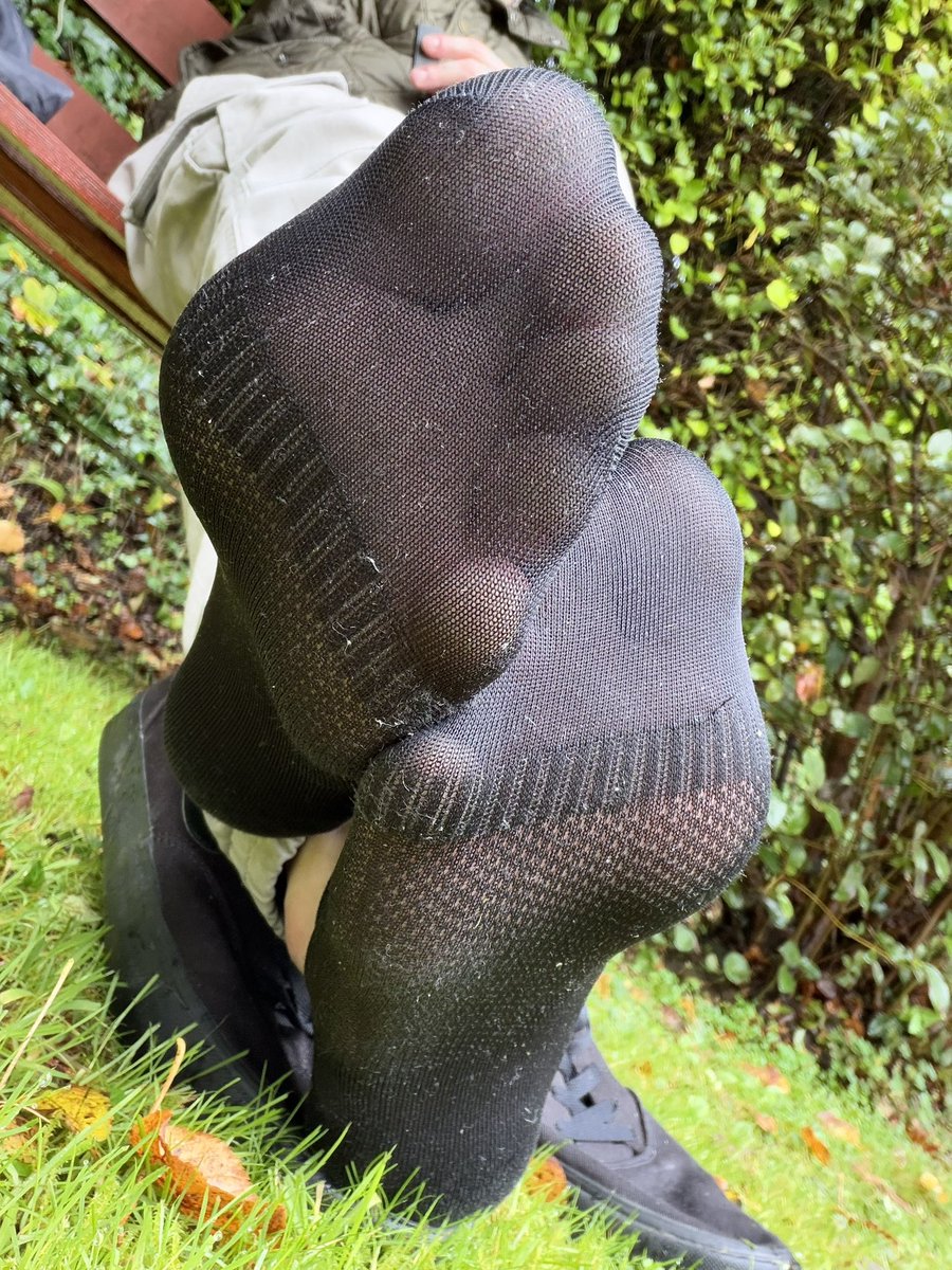 SniffTheGreat's tweet photo. Here, you can see what you’re working with now. My ripe old scent is seeping through this transparent polyester. You know you know! 👀🤴🏻😏😈 https://t.co/0j677yj3vH