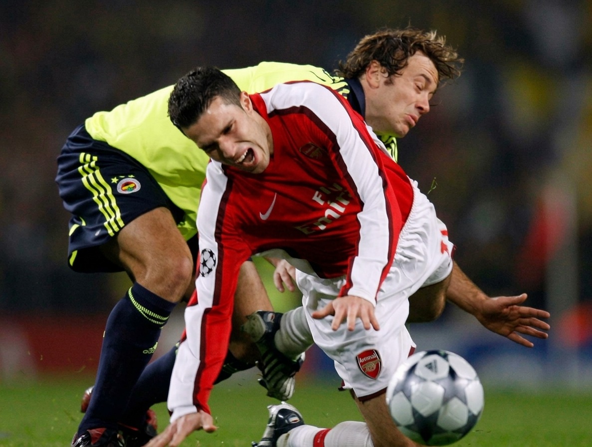 AnilarFB's tweet photo. Tarih: 5 Kasım 2008. UEFA Şampiyonlar Ligi'nde İngiliz takımlarına karşı bugüne kadar oynadığımız son maç, Arsenal ile Londra'da golsüz berabere kaldığımız maç olmuştu. #AVLvFB https://t.co/i6mDGNALNK