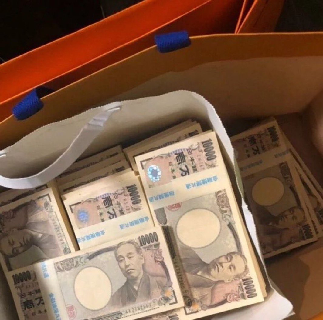 kate657682's tweet photo. みんな正直に教えて。
1ヶ月の生活費、いくらあれば足りるの？

①10万円
②20万円　
③30万円　
④100万円

リプ・DMで本音聞かせて。
みんなの回答知りたいな。 https://t.co/lDzVPk8r9w