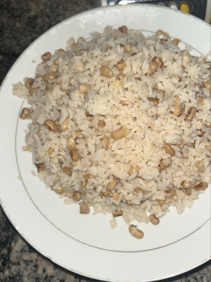 iam_Puffbaby's tweet photo. My leftover morning food for dinner 🥘.  

Bachelor dinner 🍲 served. https://t.co/g1nfJPvNeo