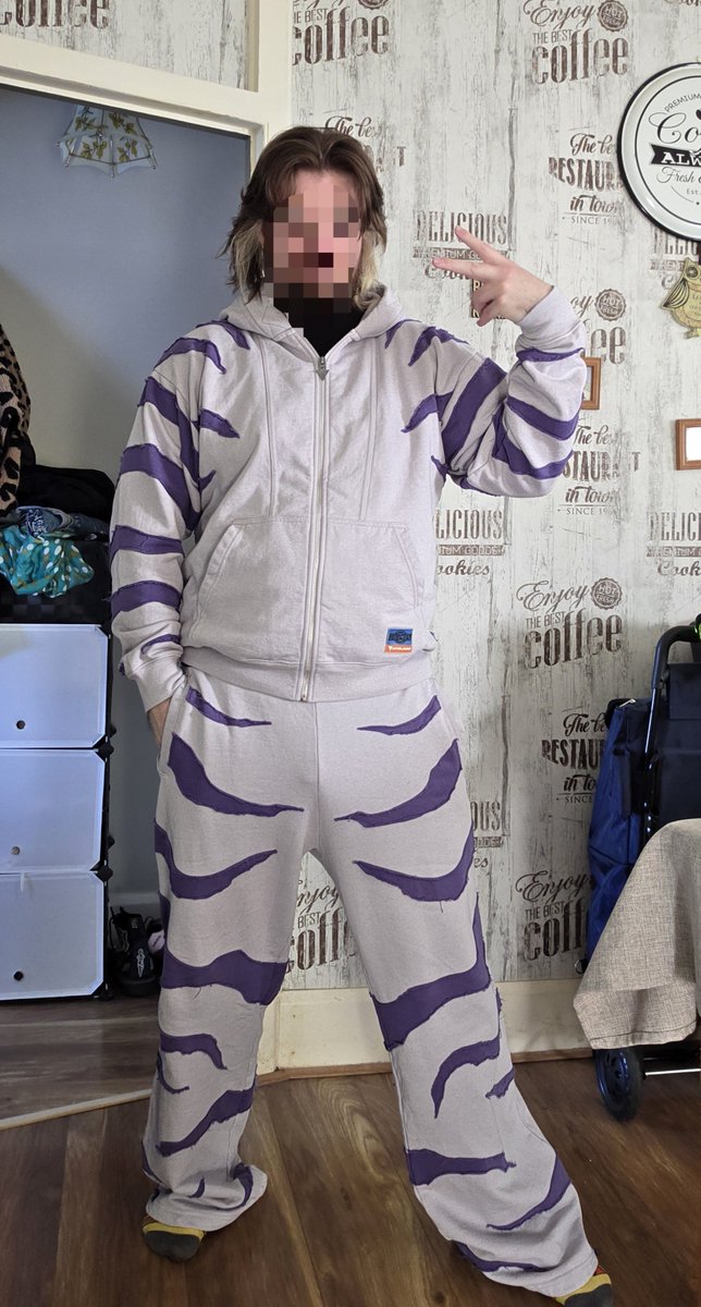 mackunderscore's tweet photo. weather getting colder means i get to bust out the garurumon fit on the daily 😎 https://t.co/SWYmxp3EGk