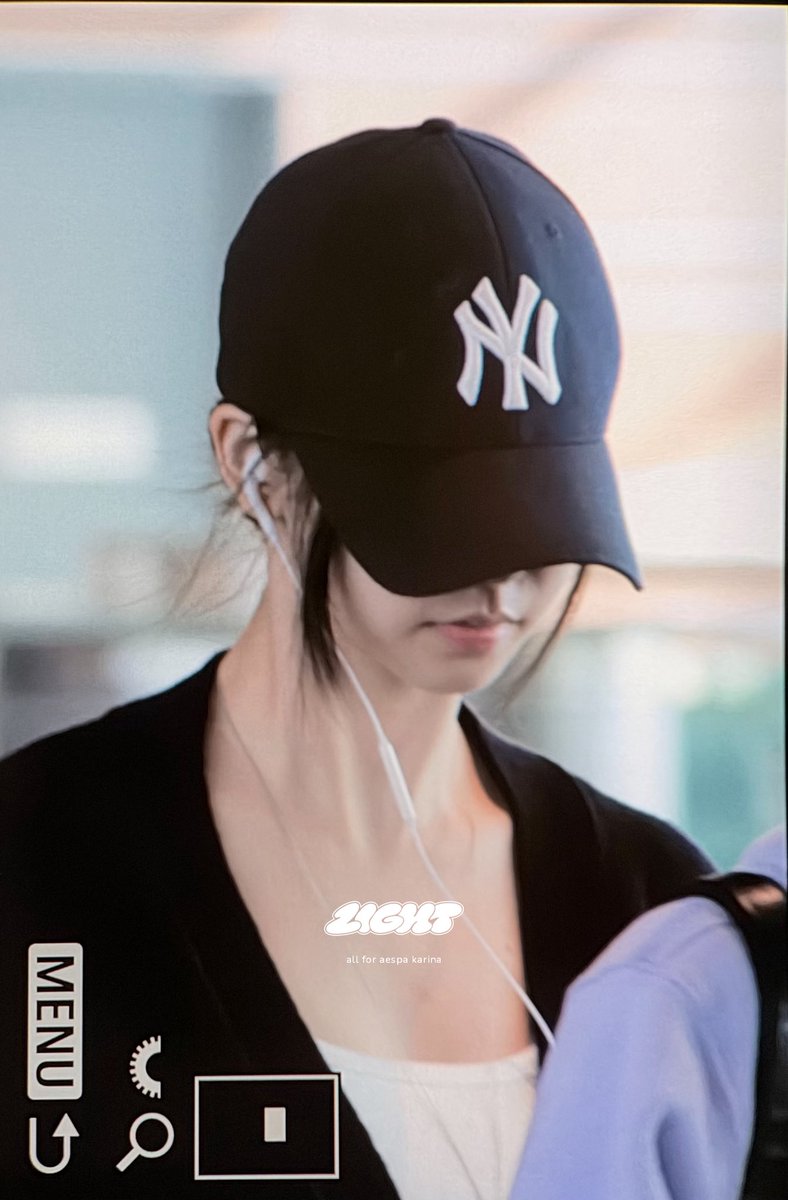 mylight0411's tweet photo. 261012 YVR 안전비행하십디오🫳🫳🫳

#카리나 #Karina #에스파 #aespa https://t.co/xAEeVDktfF