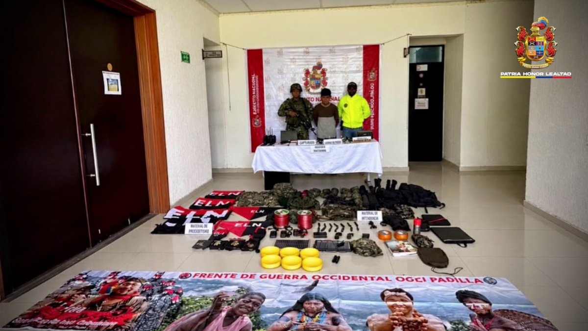 COL_EJERCITO's tweet photo. #LoÚltimo | Golpe al ELN en el #Chocó. En el sector de La Guama, norte de Río Iró, capturamos a alias el Tuerto, presunto integrante de la comisión de alias Robinson, señalado de dinamizar ataques con drones en Tadó, Río Iró y Condoto.

Durante la operación, tropas de la #Brigada15 de @Ejercito_Div7 incautaron armas de fuego, munición, material de comunicaciones e insumos para la detonación de explosivos, afectando las capacidades criminales del Frente Cacique Calarcá y contribuyendo a la seguridad de las comunidades.

#ContraLaAmenaza