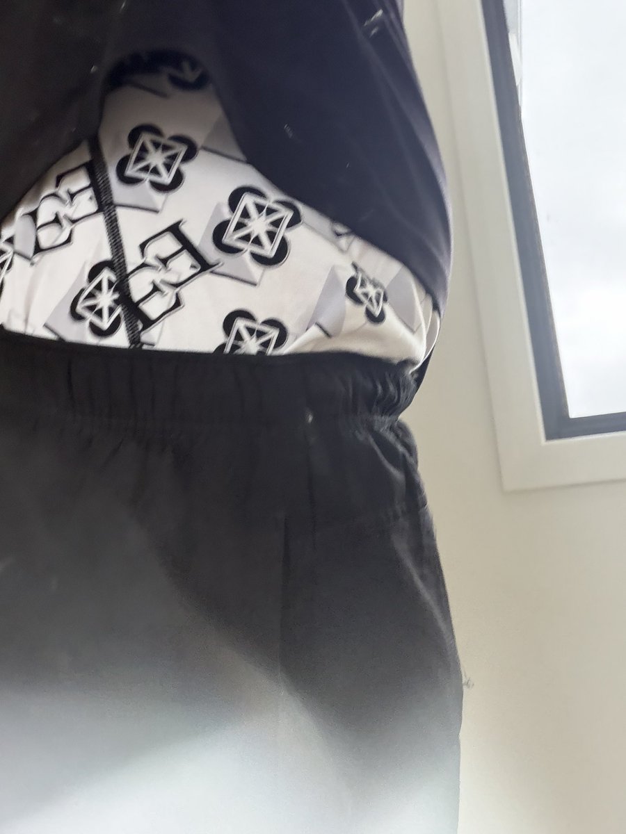 underwesrguy's tweet photo. #sagging #boxershorts #ethika #newboxers #gaytradie https://t.co/wDA5fFLNLv