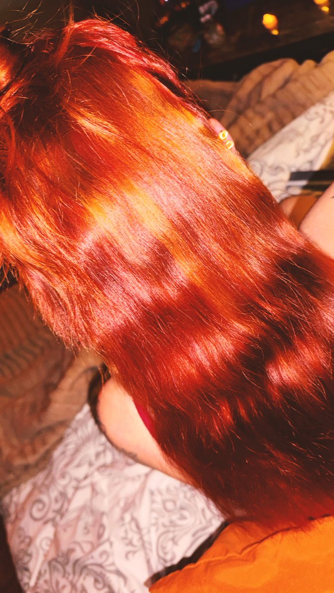 stoneblindrage's tweet photo. someone asked if my hair was actually bright/vibrant 
this is it with flash 🎃🎈🌕 https://t.co/urMxYGXWck