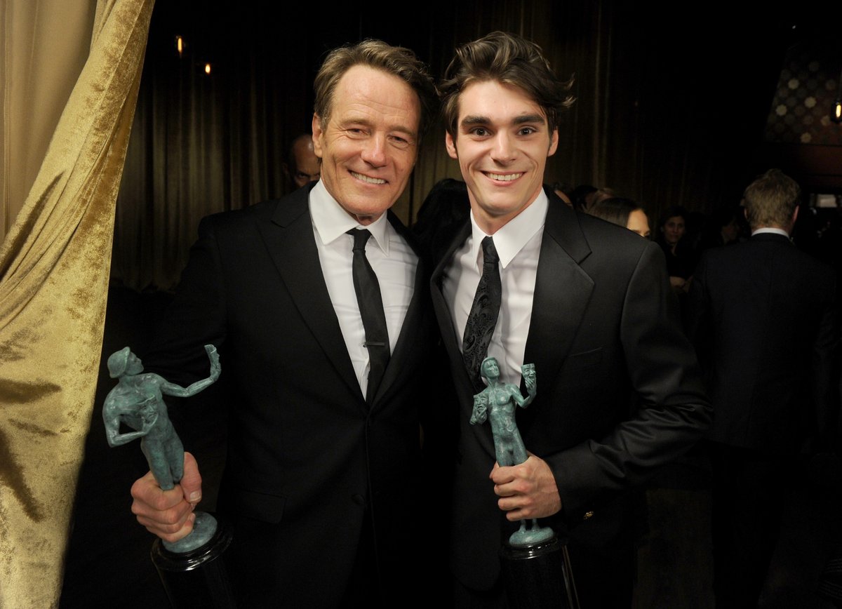 FoxNews's tweet photo. BREAKING: "Breaking Bad" actor RJ Mitte has died at 34.

Mitte, who played Walter White Jr., the teenage son of Bryan Cranston's Walter White, died Monday in Texas. Authorities say the investigation into his death remains ongoing.

A memorable part of the acclaimed AMC series, Mitte appeared in 56 episodes and became an outspoken advocate for greater disability representation in Hollywood.

Earlier this month, he posed in photos smiling alongside "Breaking Bad" co-star Luis Moncada. He had also gotten engaged to longtime girlfriend Kennedy Suarez last year.