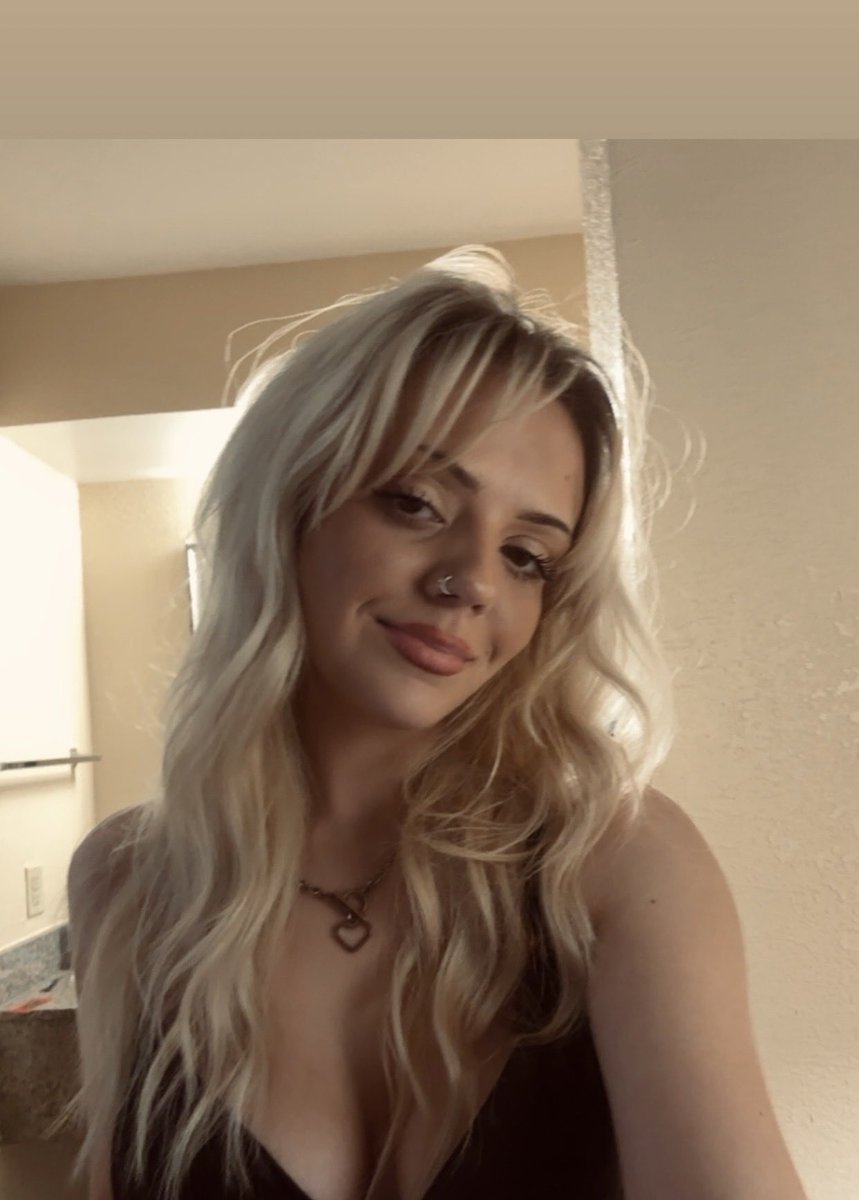 LydiaRoseVip_'s tweet photo. well hiiii, X 💋🌹

figured it was time y’all got a little preview 😉

stick around, it’s about to get interesting 🤭💕 https://t.co/GMLGlRScEJ