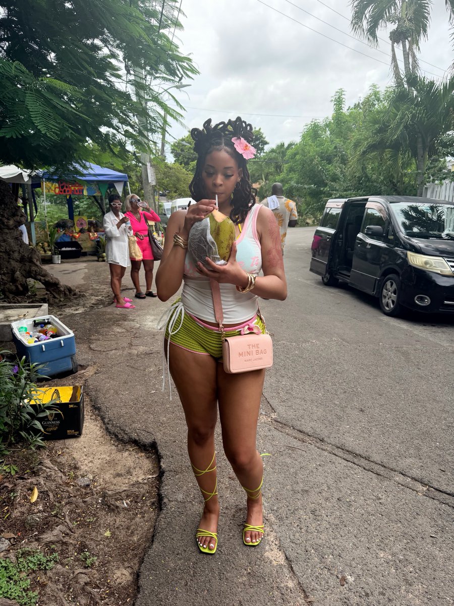 _imani_faith's tweet photo. 🥥🌴 https://t.co/9YsH33wO4H