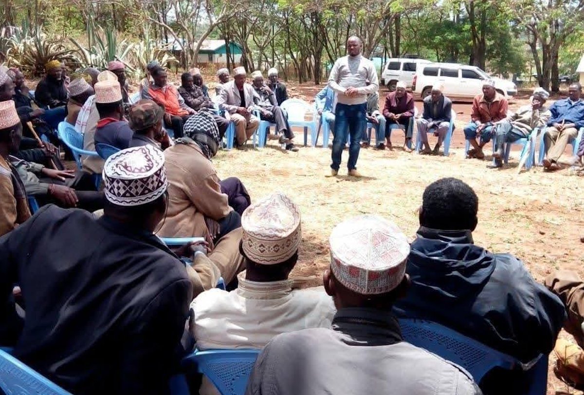 PeaceNewsNet's tweet photo. What can African elections learn from the Borana Gadaa system to remain peaceful?

Read the full story to find out.
https://t.co/J1rOJmu4mi https://t.co/ldVhqqn55y