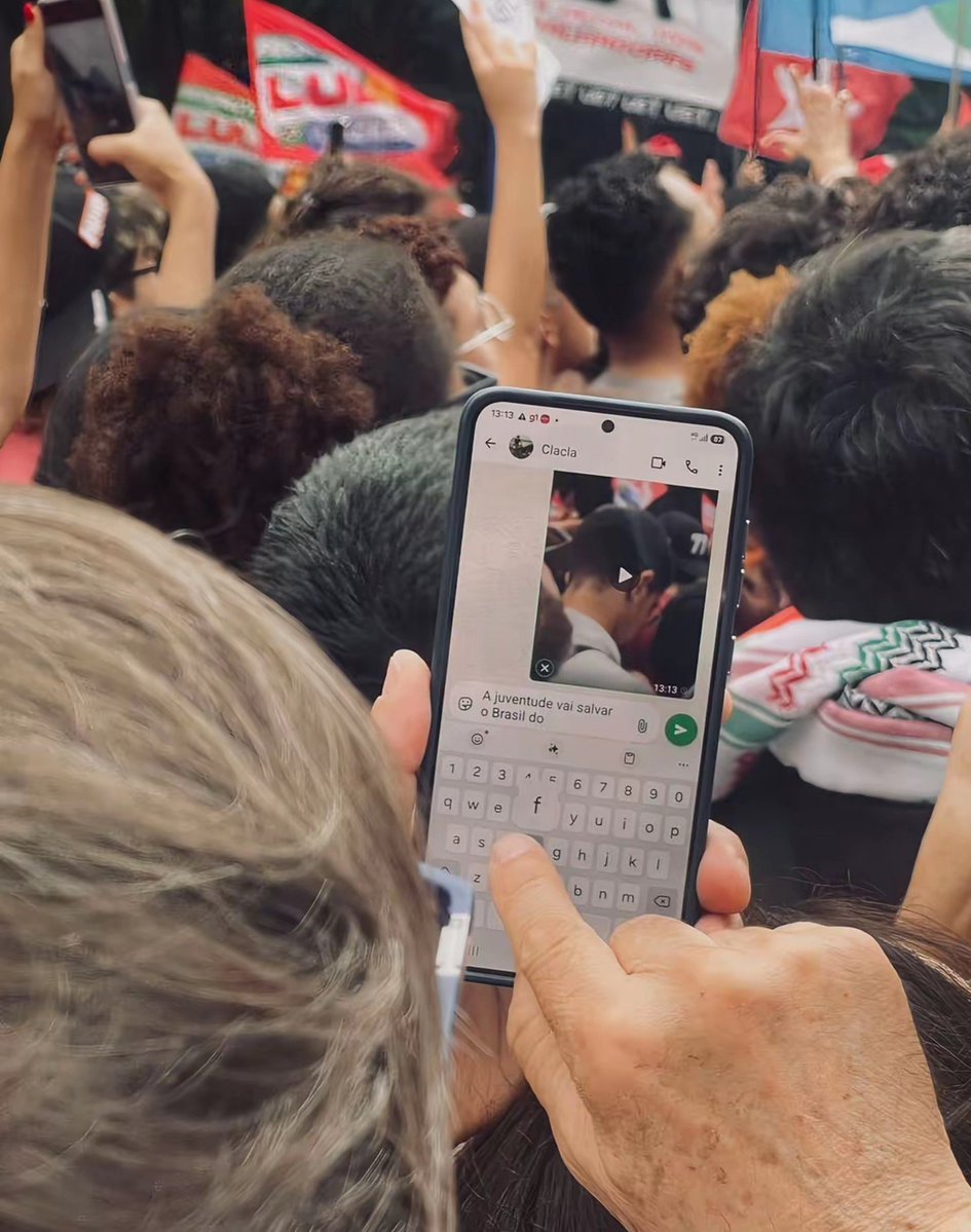 clarkfelino's tweet photo. essa foto em si e o horário dela me deixaram arrepiada mds https://t.co/jYZ4Dl0jGT