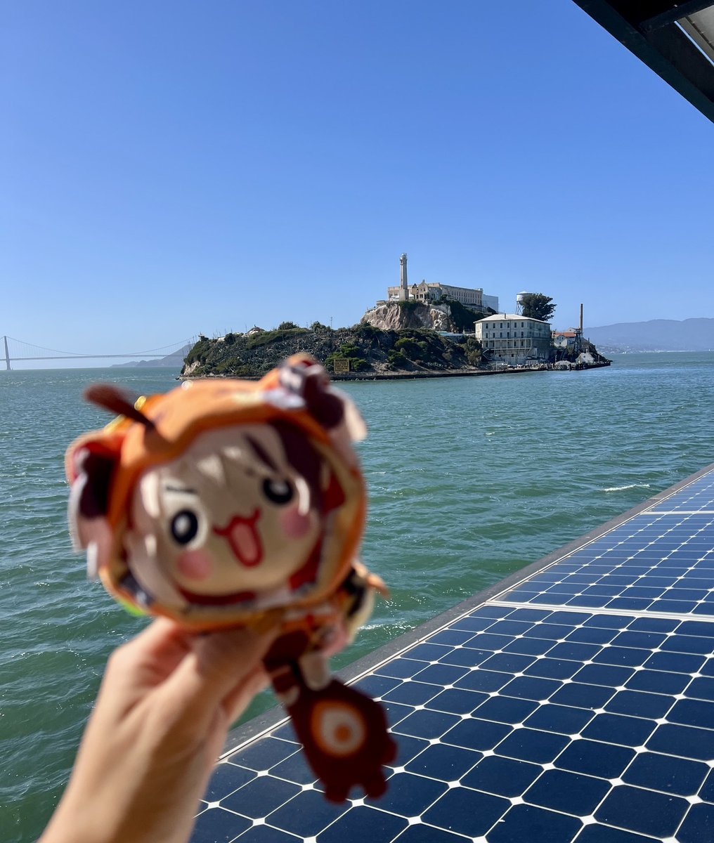 Bananahpeelowo's tweet photo. takin her to Alcatraz https://t.co/NRaVHdCKhq