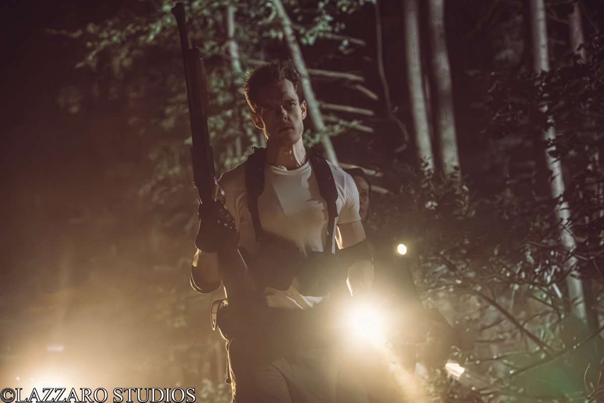 RENews_X's tweet photo. 🔥 [EXCLUSIVE] New Behind-the-Scenes Photos from the Resident Evil Fan Movie Original Sin: Prelude to Biohazard!

The movie is set before the events of the original Resident Evil (1996) and follows Chris Redfield, who receives a phone call from Billy Rabbitson, a childhood friend believed to have died in a plane crash years ago. Billy knows the truth behind the mysterious murders in the Arklay Mountains, leading Chris to launch an unauthorized investigation.

Inspired by the 1997 novella Biohazard: The Beginning, the movie also explores the S.T.A.R.S. Alpha and Bravo teams and the events leading up to the Spencer Mansion incident.

📌 Planned release schedule:
• Teaser - October 31, 2026
• Full trailer - End of 2026
• Movie release - March 27, 2027

🎬 Movie Production: @ROEnetwork 
📸 Photos: @LazzaroStudios 

More info: https://t.co/tmW7AMSgal