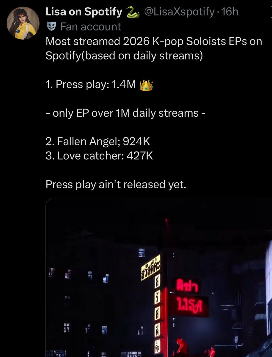 lloudpress's tweet photo. @jenniedonum thanks for her collabs.. meanwhile lisa solo: https://t.co/NDfcvqVbGB