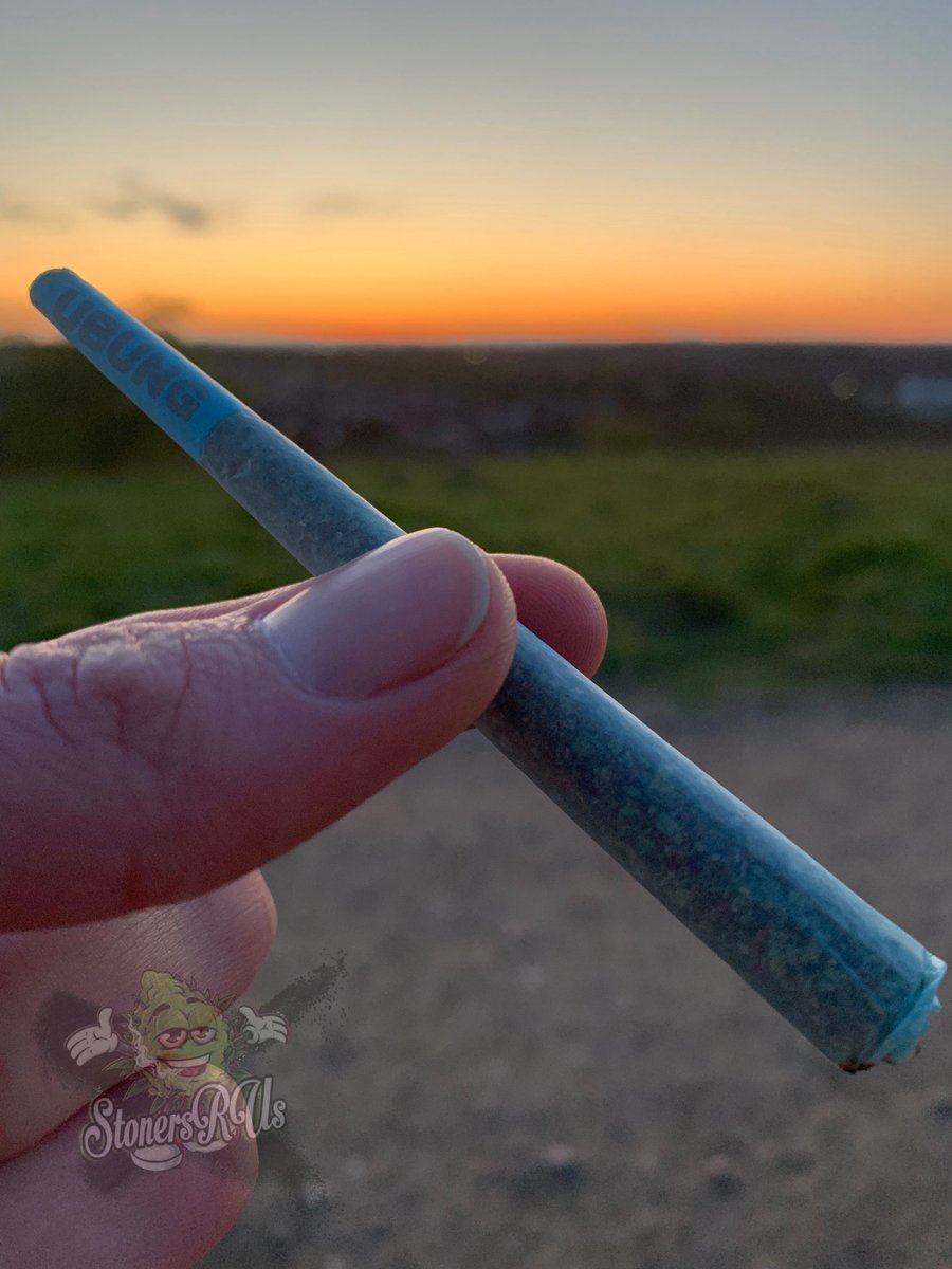 _StonersRUs_'s tweet photo. After work joint hits different 🫠 https://t.co/42Cv9T5NBE