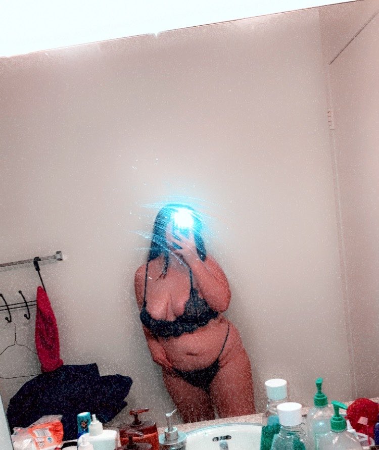 serenityb27's tweet photo. selling cheap premades (tapes, pics, solo vids, and sexting) hmu baby 😘

#nsfw #nsfwtwtًً #horny #mommy #milkers #boobs #tits #goon #bwc #freak #latina #bbc #bbw https://t.co/A2VeDLlHWY