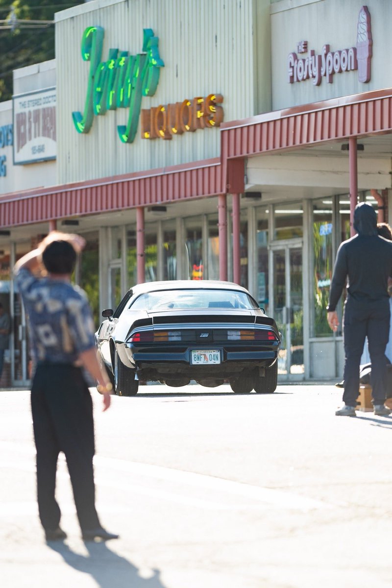 dailygoggins's tweet photo. Walton was spotted filming Miami Vice '85 in Wayne, New Jersey.

🔗 https://t.co/ifHnab04le https://t.co/SnoKoAueW5