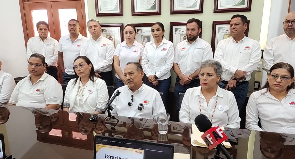 ComentarioUdeC's tweet photo. #Colima
Anuncia STSGE “decálogo de lucha” por deuda estatal de 1,947 mdp al Ipecol
https://t.co/rRNK8BolpW
#ElComentario #STSGE #decálogodelucha #deuda #Ipecol https://t.co/0zfcIA1dQF