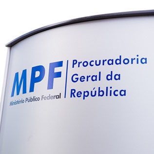 corrupcaobrnews's tweet photo. 🚨CONFIRMADO! Flávio Bolsonaro é CHEFE de uma organização criminosa que desviou dinheiro público, apontou o Ministério Público. https://t.co/wU9Fa2NNyk