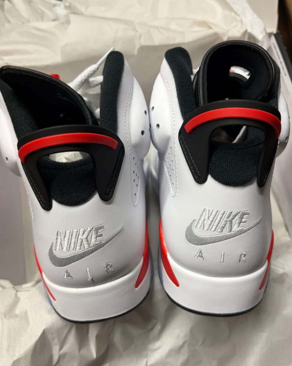 zSneakerHeadz's tweet photo. 2026 “White Infrared” Air Jordan 6 OG in-hand look!
Releasing on November 7th. #NIKEAIR 🔥🔥 https://t.co/J3vVLbT1D8