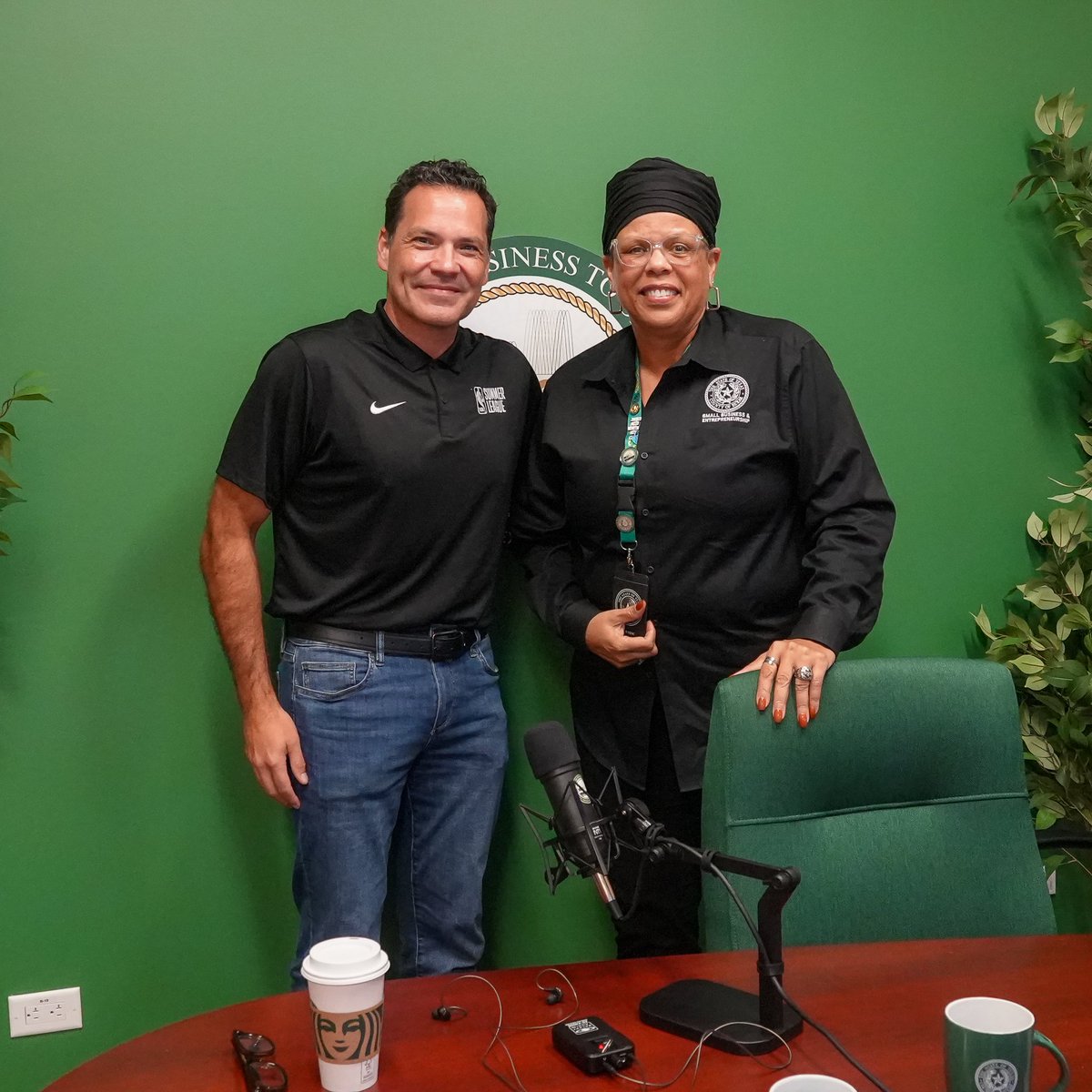 smwbe's tweet photo. A special thank you to Bexar County Precinct 2 Commissioner Justin Rodriguez ( @CommishJRod ) for taking the time to visit the Small Business & Entrepreneurship Department (SBED) and join us for an engaging conversation in our podcast studio!
#BexarCounty #SBED #SBOC #SLOVBE https://t.co/D7CFerhixI