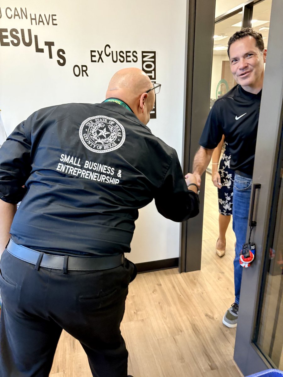 smwbe's tweet photo. A special thank you to Bexar County Precinct 2 Commissioner Justin Rodriguez ( @CommishJRod ) for taking the time to visit the Small Business & Entrepreneurship Department (SBED) and join us for an engaging conversation in our podcast studio!
#BexarCounty #SBED #SBOC #SLOVBE https://t.co/D7CFerhixI