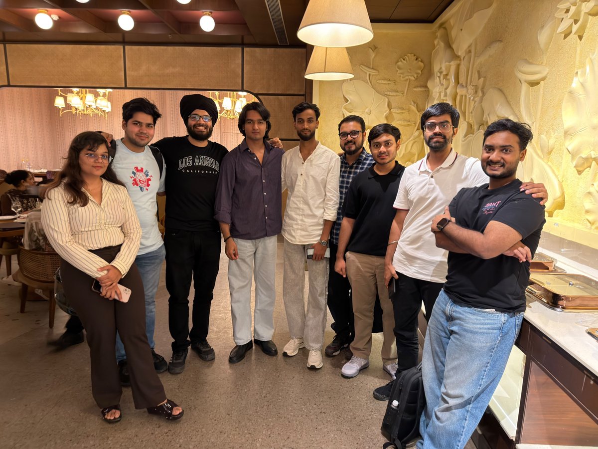 aanandmadhav's tweet photo. Spent Saturday at @gdg_noida DevFest. Big respect to the organizers and volunteers for pulling off such a large event so smoothly.
As always, catching up with friends from the community was one of the best parts. π #DevFestNoida https://t.co/u1UfDt0UjU