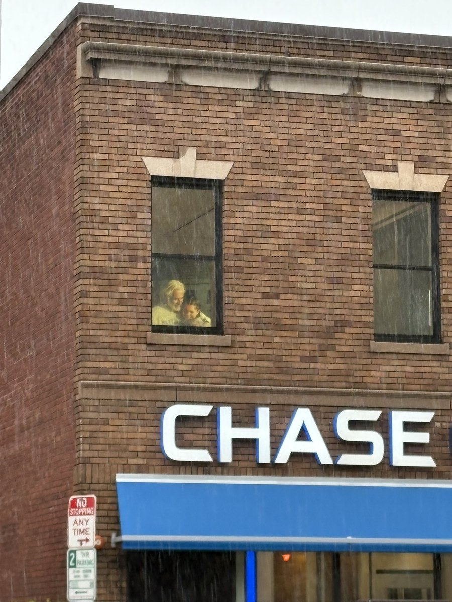 LGD_Angelo's tweet photo. Wildest window of West Philadelphia https://t.co/4OQcHkZXQO