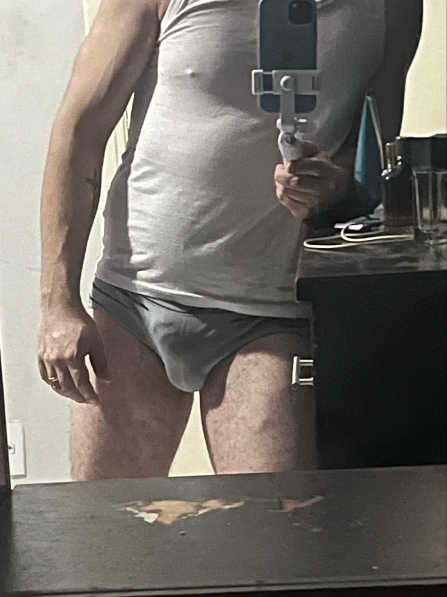 Jhon22297124's tweet photo. Boa noite!! 

#Men #Bulge #Underwear #BulgeUnderwear https://t.co/tn8vFr3GX7