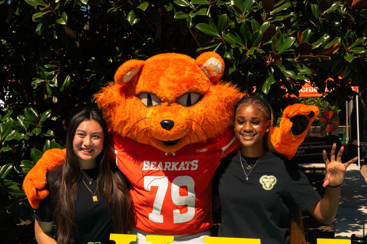 SHSUPresWhite's tweet photo. While campus is quiet for fall break this week, I enjoyed welcoming future Bearkats and their families to campus this past weekend for Saturday@Sam. Choosing a university is an important decision, and I’m glad they spent time exploring what Sam Houston has to offer. https://t.co/54Nc65JLPT