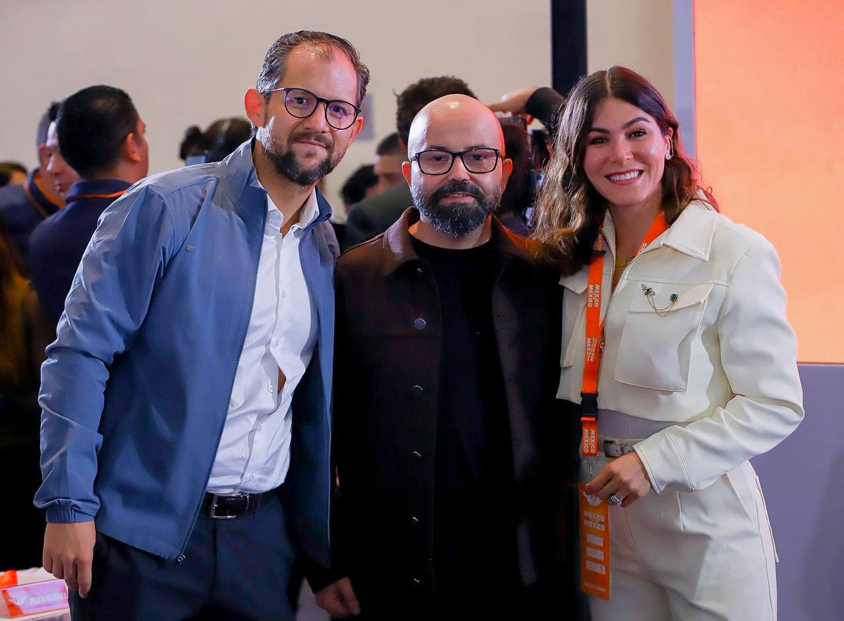 JZavalaGt's tweet photo. Nos reunimos con la #FuerzaNaranja para fortalecer la convicción de que México necesita una nueva forma de hacer política: con principios y alegría.

Por eso, seguimos sumando y damos la bienvenida a @MarioCalzadaM a la #BancadaNaranja. Con su llegada, seguiremos construyendo el México Nuevo desde el Congreso.