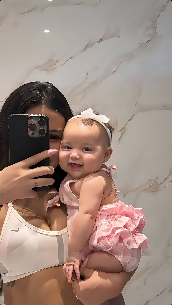 malicciosz's tweet photo. que nenhuma maldade do mundo lhe alcance, vc é o alicerce da nossa familia. minha alma gêmea 💗 https://t.co/Yb4F3UYsrt