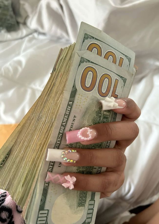 Moneyaligns's tweet photo. Ask yourself what you would do with extra cash, then do a small version of that answer today. https://t.co/7eMhlOtKhr