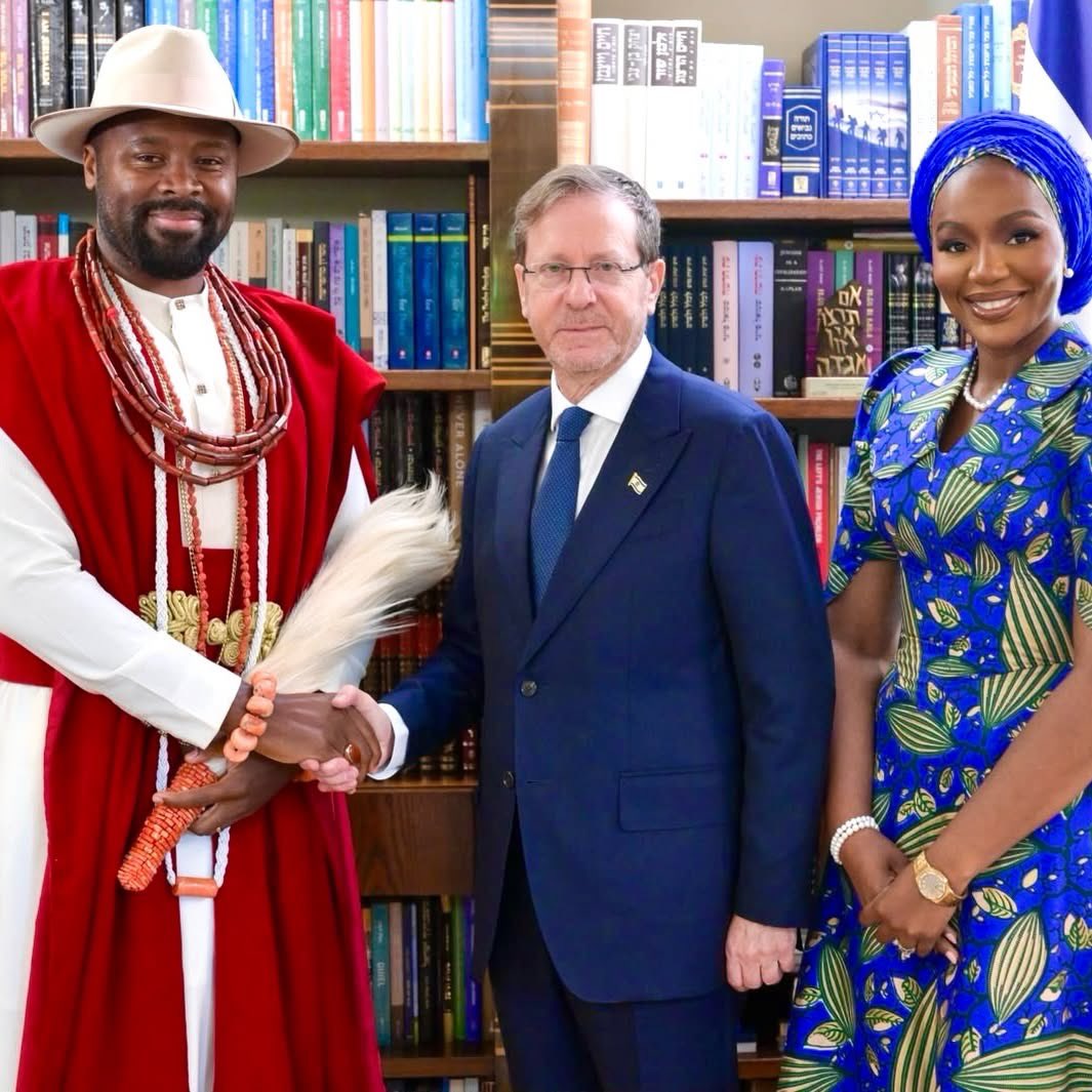 Lord_Of_Warri's tweet photo. His Majesty Ògíamẹ̀ Atúwàtse III, CFR, the Olú of Warri, and Her Majesty Olori Atuwatse III, recently visited the State of Israel to participate in Awake Jerusalem, a global Christian gathering organised by Eagles’ Wings International. https://t.co/9JeKj7cVRJ