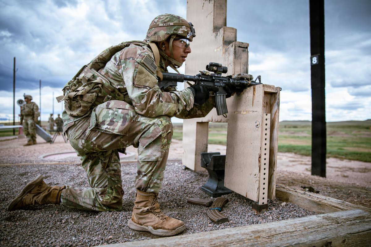 I_Corps's tweet photo. Different jobs, same standard

@4thInfDiv Soldiers across the formation hit the range at Fort Carson, qualifying on M4A1 carbines and M240B machine guns while working through everything from target acquisition and barrel changes to malfunction procedures. https://t.co/LGI9BYEf9M