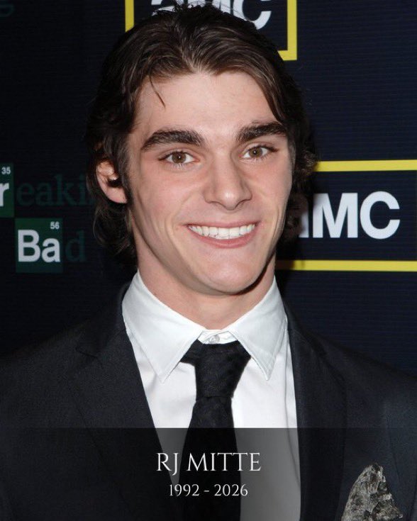 Pilotwife0360's tweet photo. Awwwww RJ Mitte from breaking bad just died! He was only 34 😞 https://t.co/EaX8fElPHH