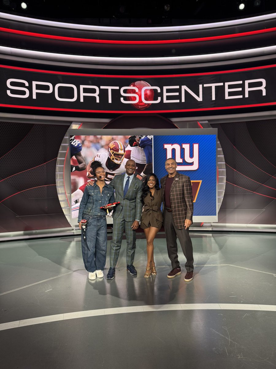 BCusterTV's tweet photo. 6pm @SportsCenter https://t.co/jhRBsGlYZp