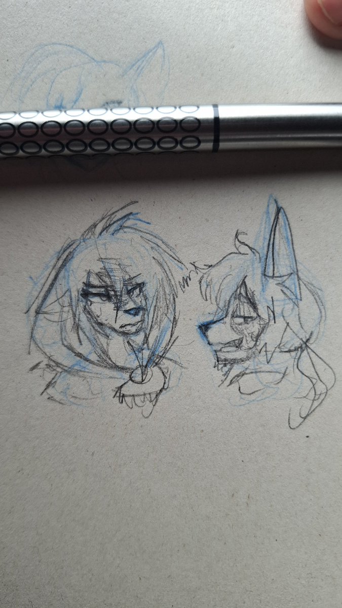 ArtGricel's tweet photo. No voy a mentir que extrañaba demasiado dibujar furry ♡.

Son personajes propios. Por las dudas 

#furryart #furry #tradicionalart #originalcharacter https://t.co/ehlOduQi5M