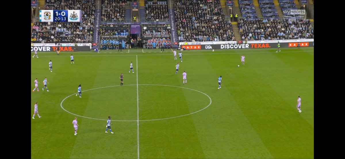 R125GO's tweet photo. @WarBoyNUFC Difference is that Bruce actually at least had a midfield shape 😭 https://t.co/NRIDkbHA84
