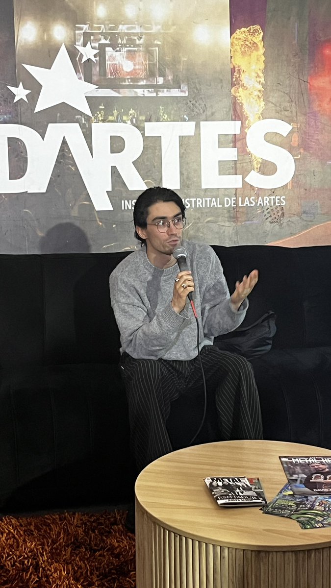 vientosderock's tweet photo. Gran diálogo de #CASI en la rueda de prensa de @rockalparquefes posterior a su gran presentación en los 30 años del Festival.

#VientosdeRock https://t.co/XgBj4gwEQ6