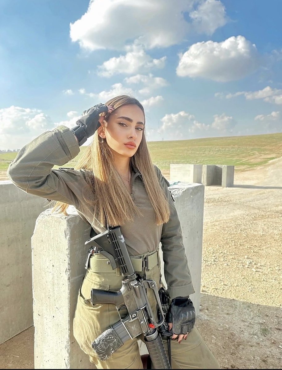 Maya_eden1's tweet photo. Last week, I visited Kfar Aza.

What I saw is something no one should ever have to witness.I cannot understand how anyone could defend such violence against innocent people.

We remain united, we remain strong,and we will endure. 🇮🇱🇺🇸
#Israel #IDF #StandWithIsrael #AmYisraelChai https://t.co/hetC2Mn9RU