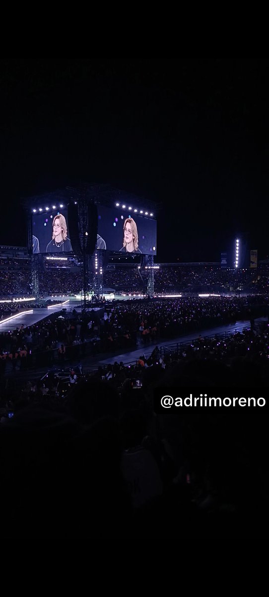 AdriiHS12's tweet photo. FELIZ CUMPLEAÑOS A MI JIMIN PRECIOSO!!!! 

AMO SABER QUE FUISTE MUY FELIZ EN COLOMBIA 🇨🇴😭💜✨

#ItBoyJiminDay
#31YearsOfSincerity
#OctoberMagicJimin
#1013Muse
#OurLightJimin
#BornForTheStageJimin
#HealingVoiceJimin 
#LegendMakerJimin
#PapacitoJimin https://t.co/63yABbmse3