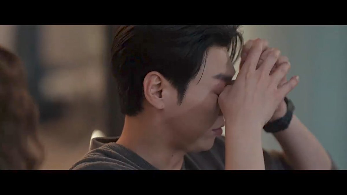 taeinshyy's tweet photo. HIM CRYING AFTER SEEING HER NAME UNDER THE WRITER CREDITS THAT WAS SUCH A CUTE DETAIL PLS 😭😭😭
#TakeChargeOfMyHeart https://t.co/M9FiUvOlrF