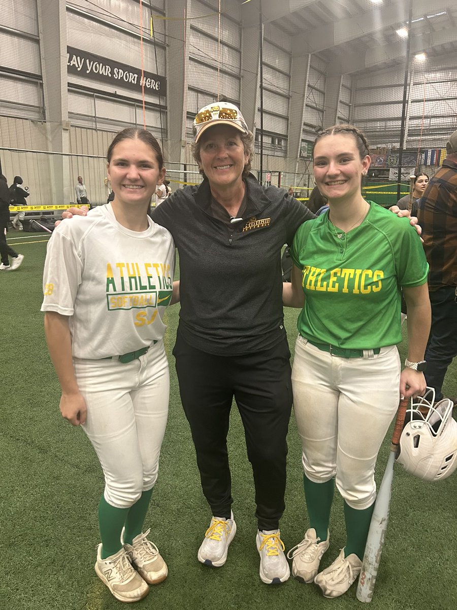 alexandranj2028's tweet photo. Thank you coaches and players for a great day. I had an incredible time at the Rowan Softball Camp!! @RowanUSoftball @Diamondaddicts @ExtraInningSB @UncommittedUsa  @SouthJerseyAs  @BeThatPlayer1 @SBRRetweets @TopPreps https://t.co/xk41dHKom4