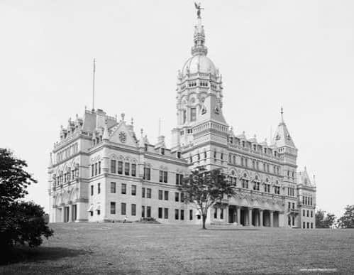 BuckRight's tweet photo. Connecticut State Capitol Building. 

Who are the real conspiracy theorists?

The folks that believe this was built in 1870’s with horse and buggy?

Or…..

The folks who believe that a highly advanced civilization preceded us, disappeared, and we inherited their buildings? https://t.co/UIKQDKOoCt
