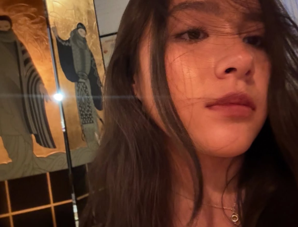 gagamloi's tweet photo. she’s so clairo’s song coded 😫😫😫😫 https://t.co/VkQhlg7BF9